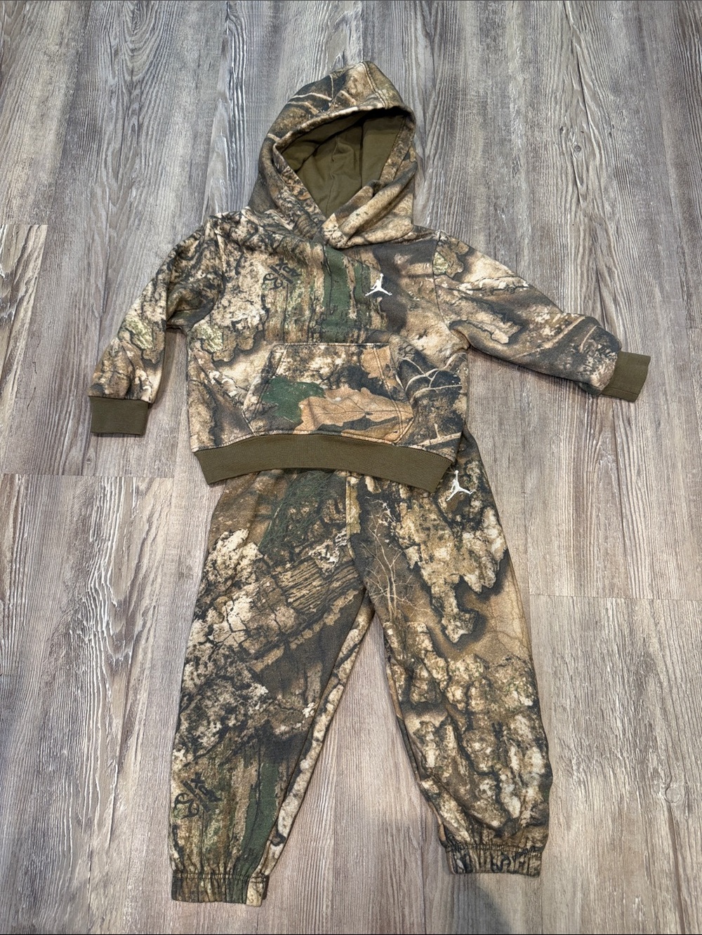 18m real tree Jordan collab set